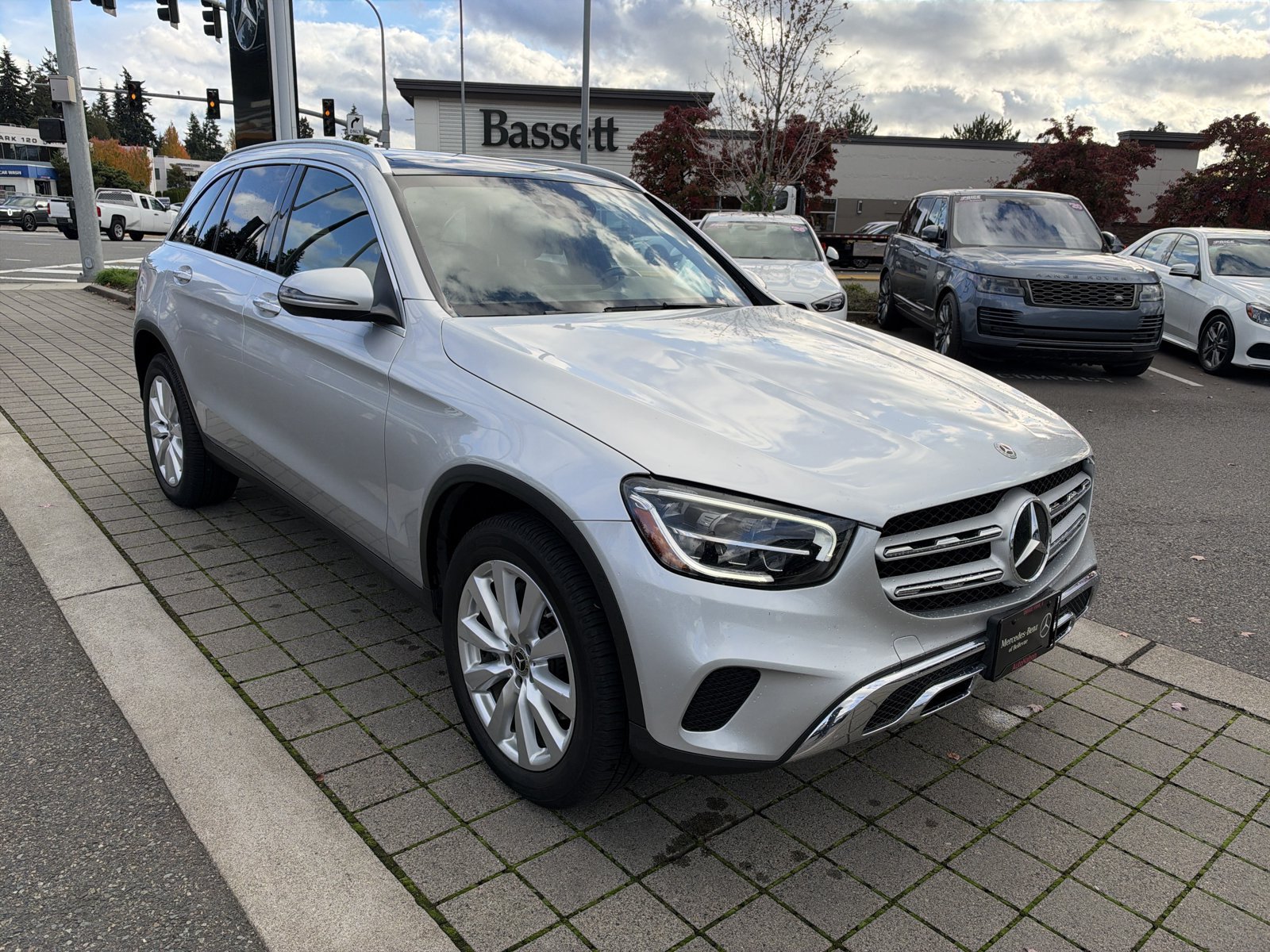 Used 2020 Mercedes-Benz GLC 300 4MATIC image 3