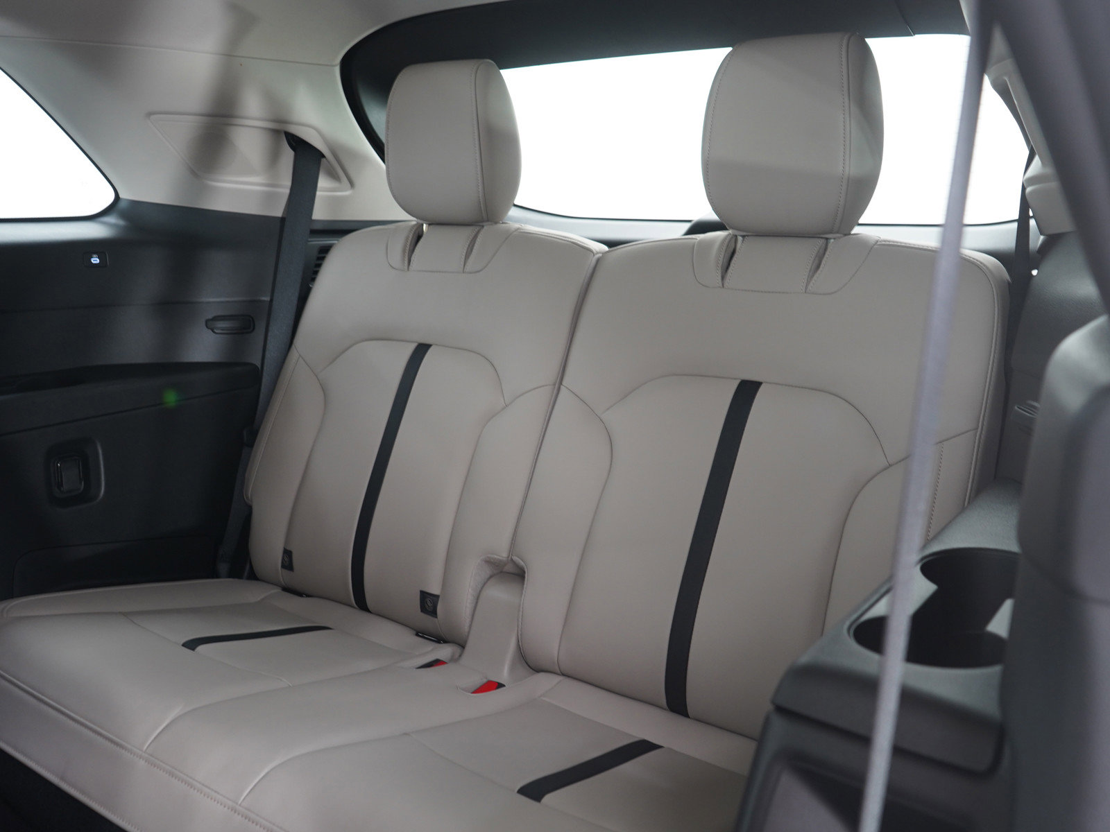 Certified 2025 MAZDA CX-90 Plug-In Hybrid w/Premium Sport image 18