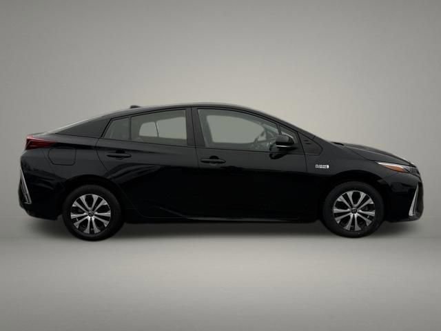 Used 2021 Toyota Prius Prime XLE w/ Carpet Mat Package (TMS) FWD image 6