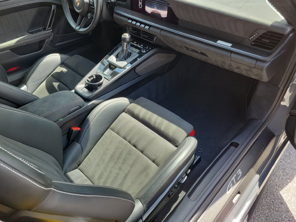 Certified 2025 Porsche 911 GT3 RWD image 18