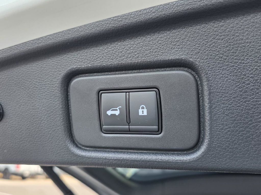 Used 2024 Nissan Pathfinder SL w/ SL Premium Package FWD image 14
