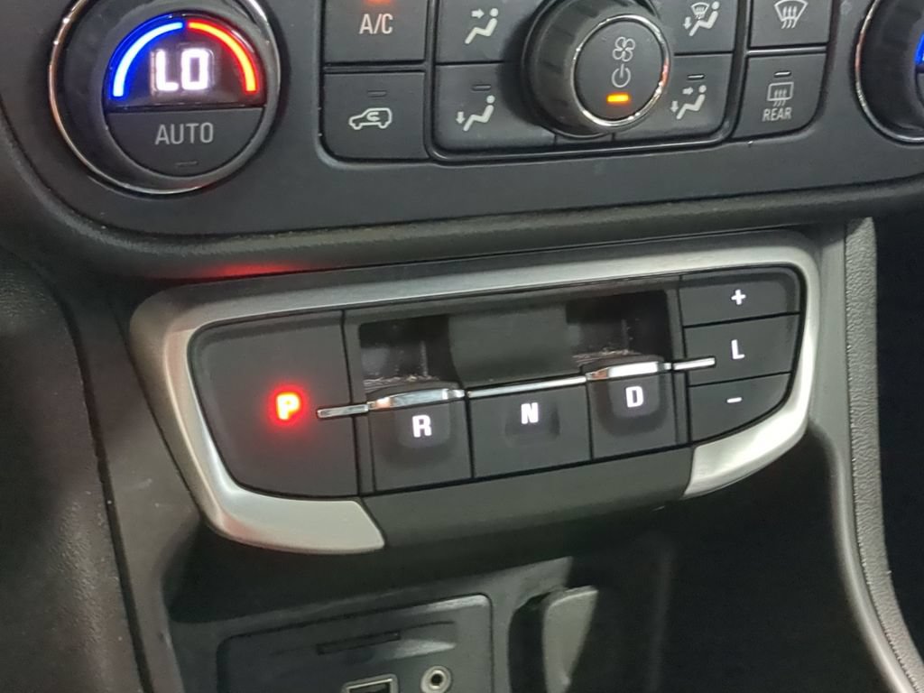 Used 2024 GMC Terrain SLT w/ Infotainment Package II AWD/4WD image 37