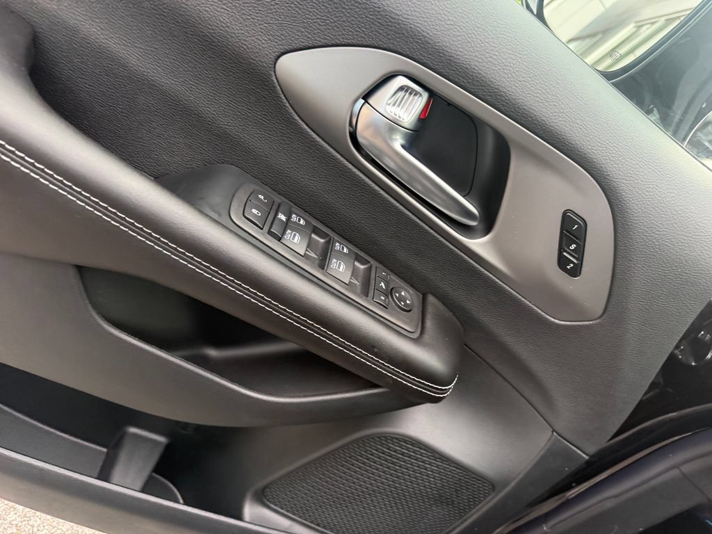 New 2027 Chrysler Pacifica Limited w/ S Appearance Package FWD image 6