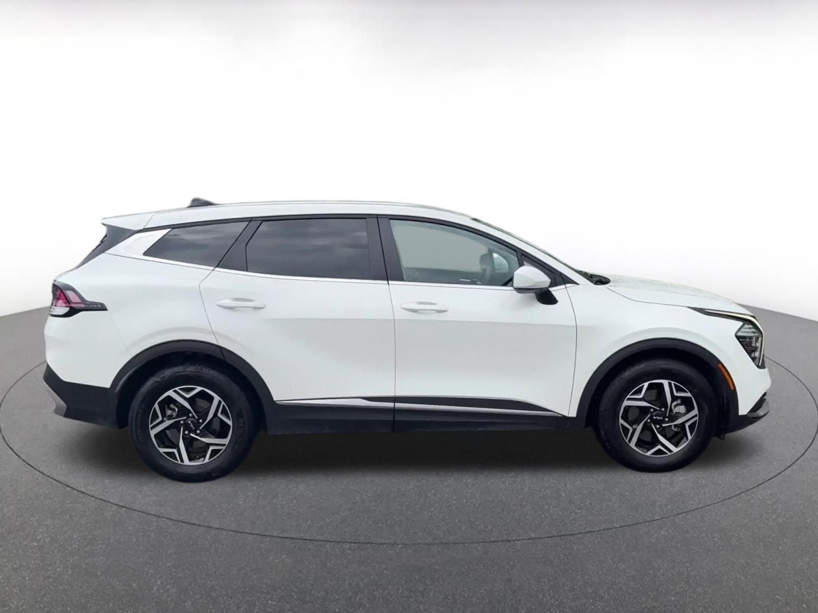 Used 2025 Kia Sportage LX FWD image 16