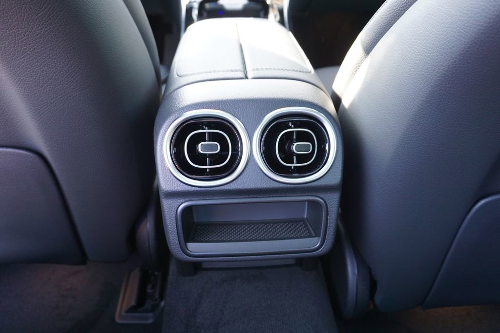 Certified 2025 Mercedes-Benz C 300 Sedan image 46