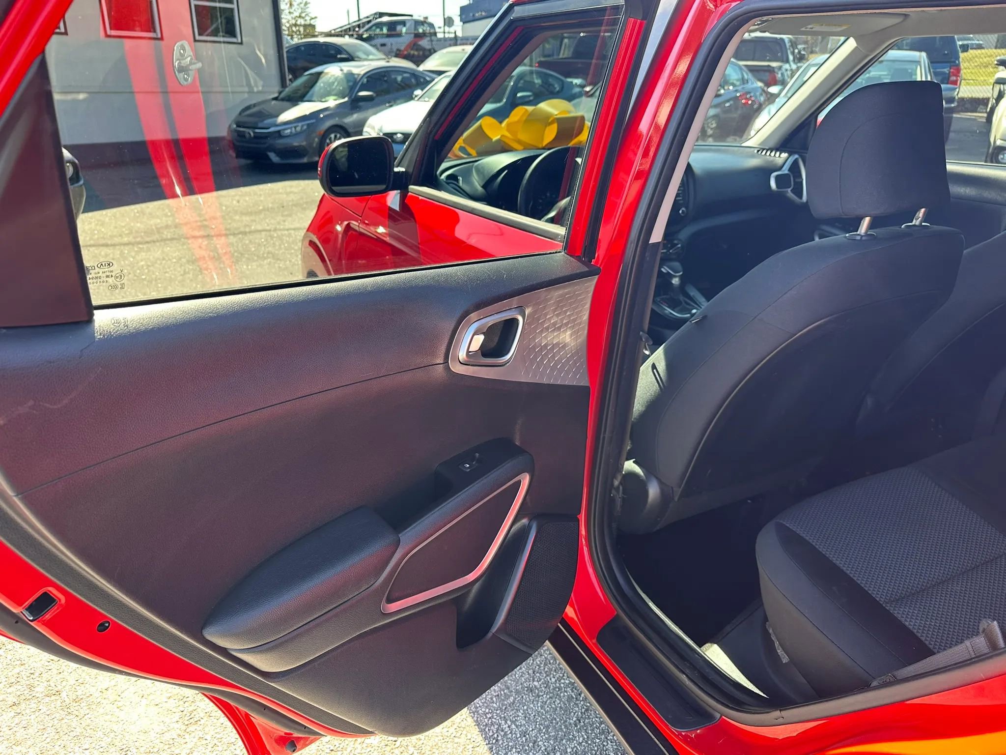 Used 2020 Kia Soul LX FWD image 16