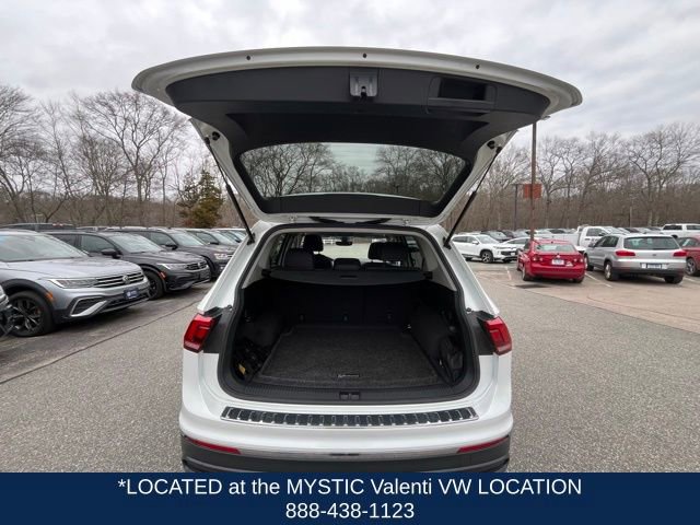 Certified 2023 Volkswagen Tiguan SE w/ Panoramic Sunroof Package AWD/4WD image 19