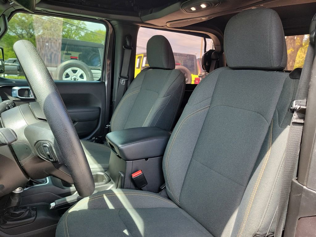 Used 2024 Jeep Wrangler Sport image 17