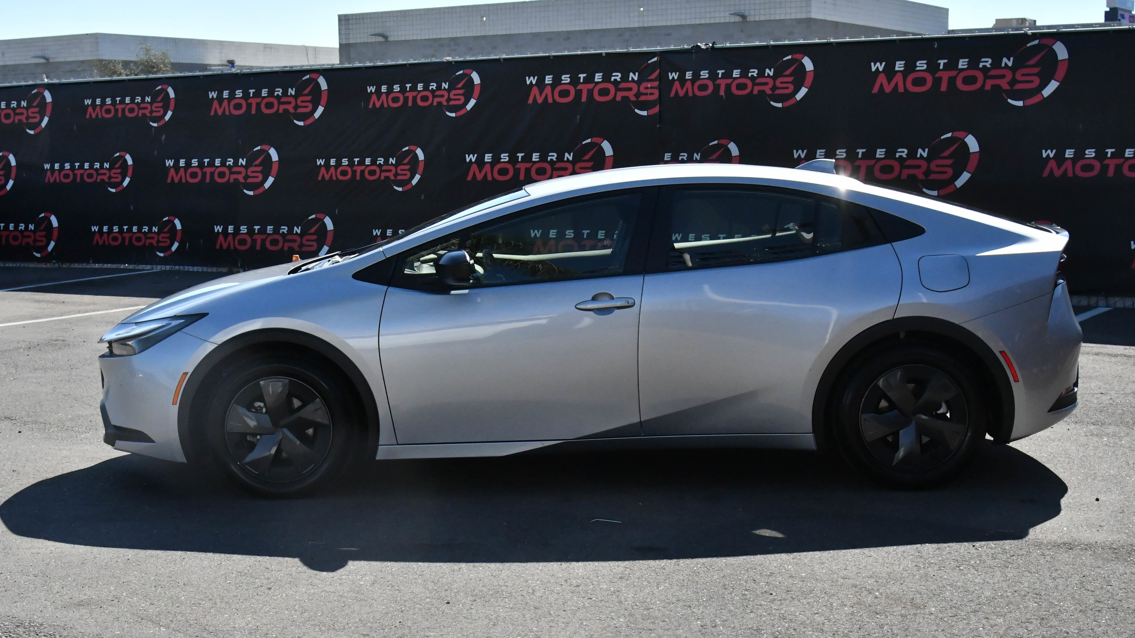 Used 2025 Toyota Prius LE image 4