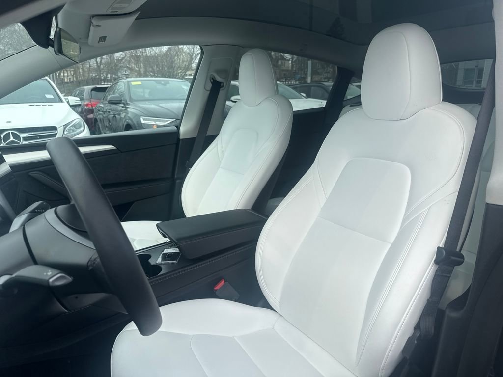 Used 2024 Tesla Model Y Performance image 14