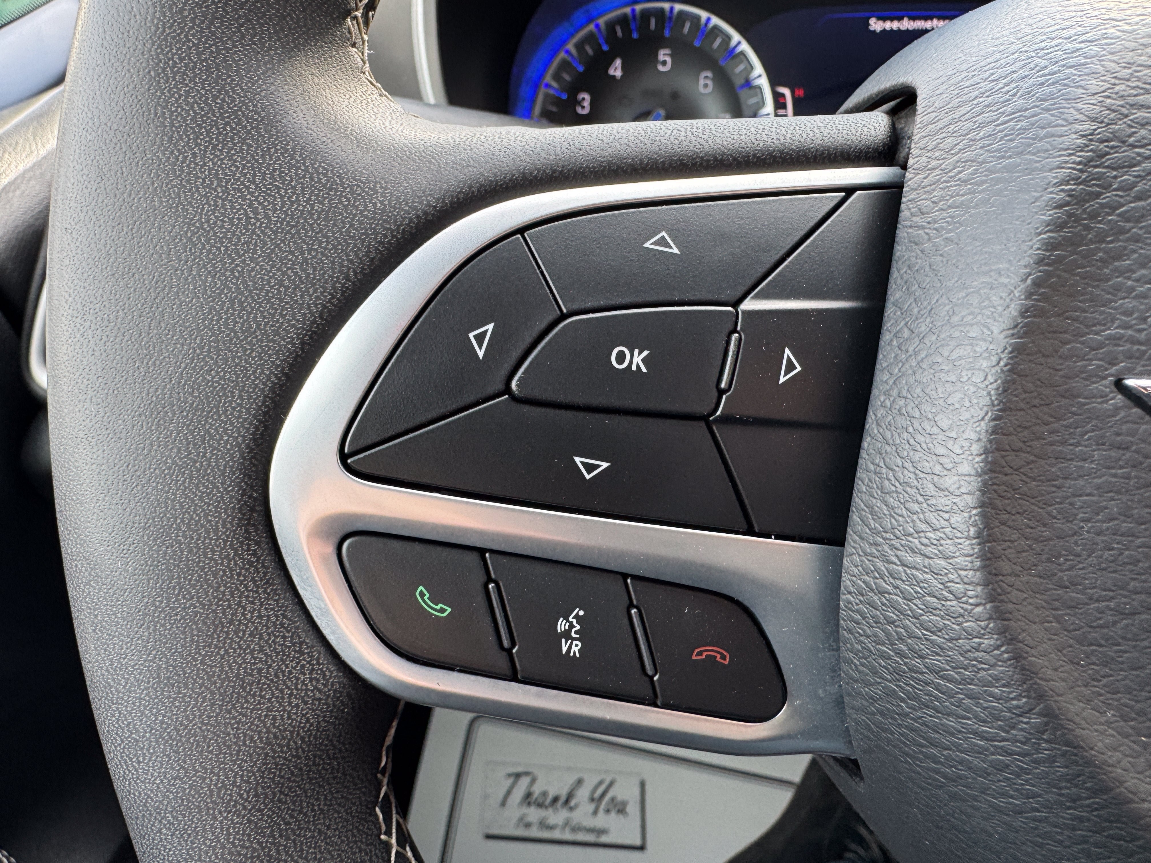 Used 2025 Chrysler Pacifica Select FWD image 12