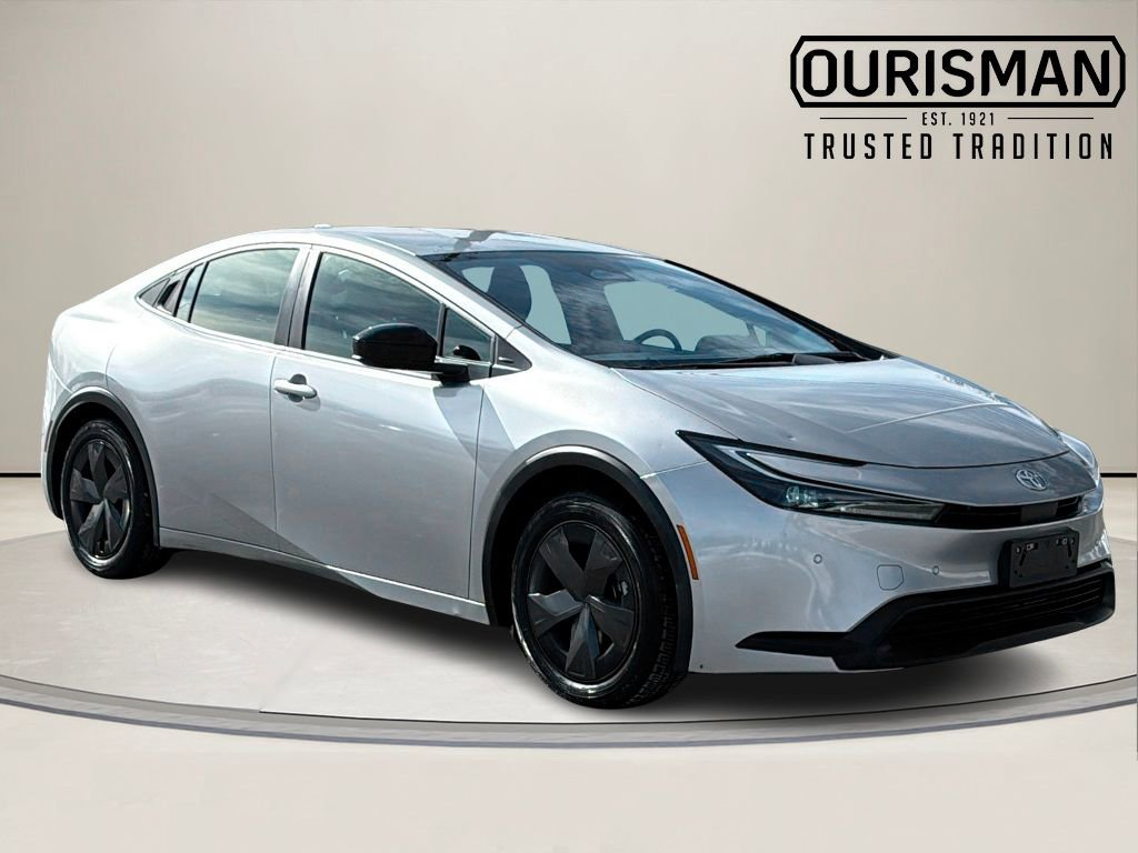 Used 2024 Toyota Prius LE image 1