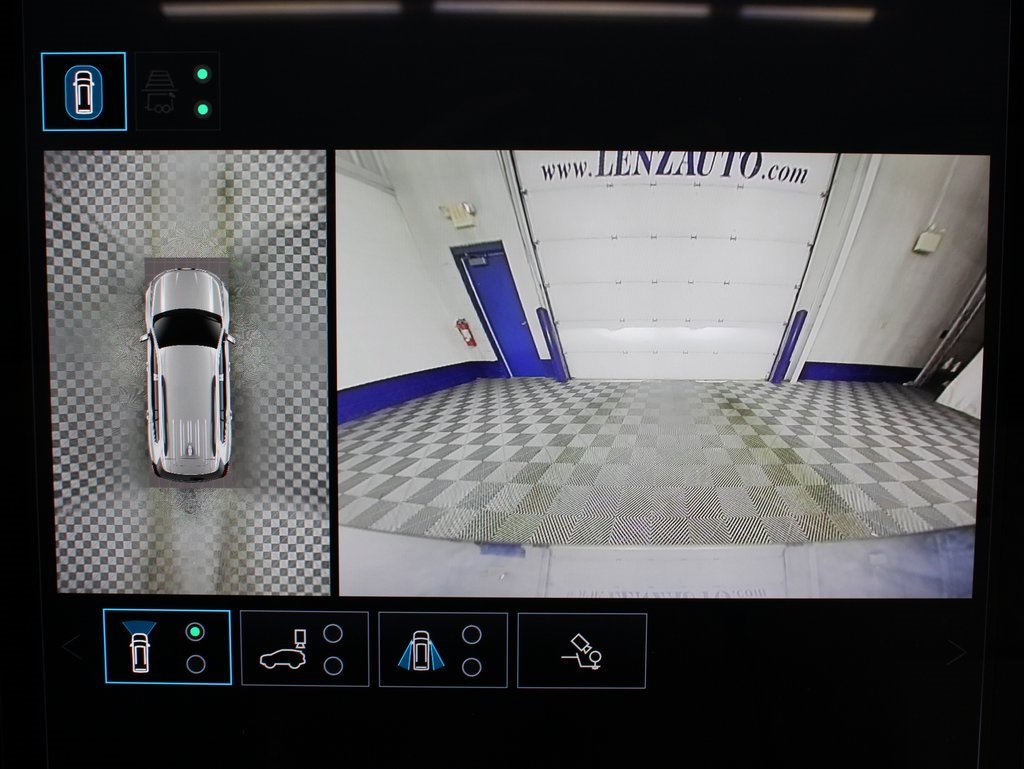 Used 2024 GMC Acadia Denali image 16