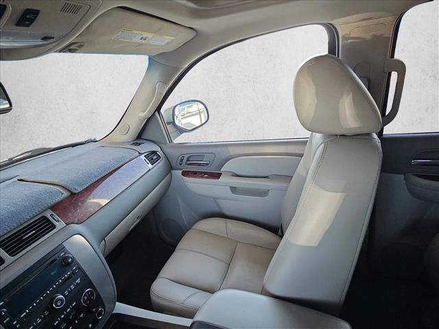 Used 2011 GMC Yukon SLT w/ SLT-2 Equipment Package AWD/4WD image 12