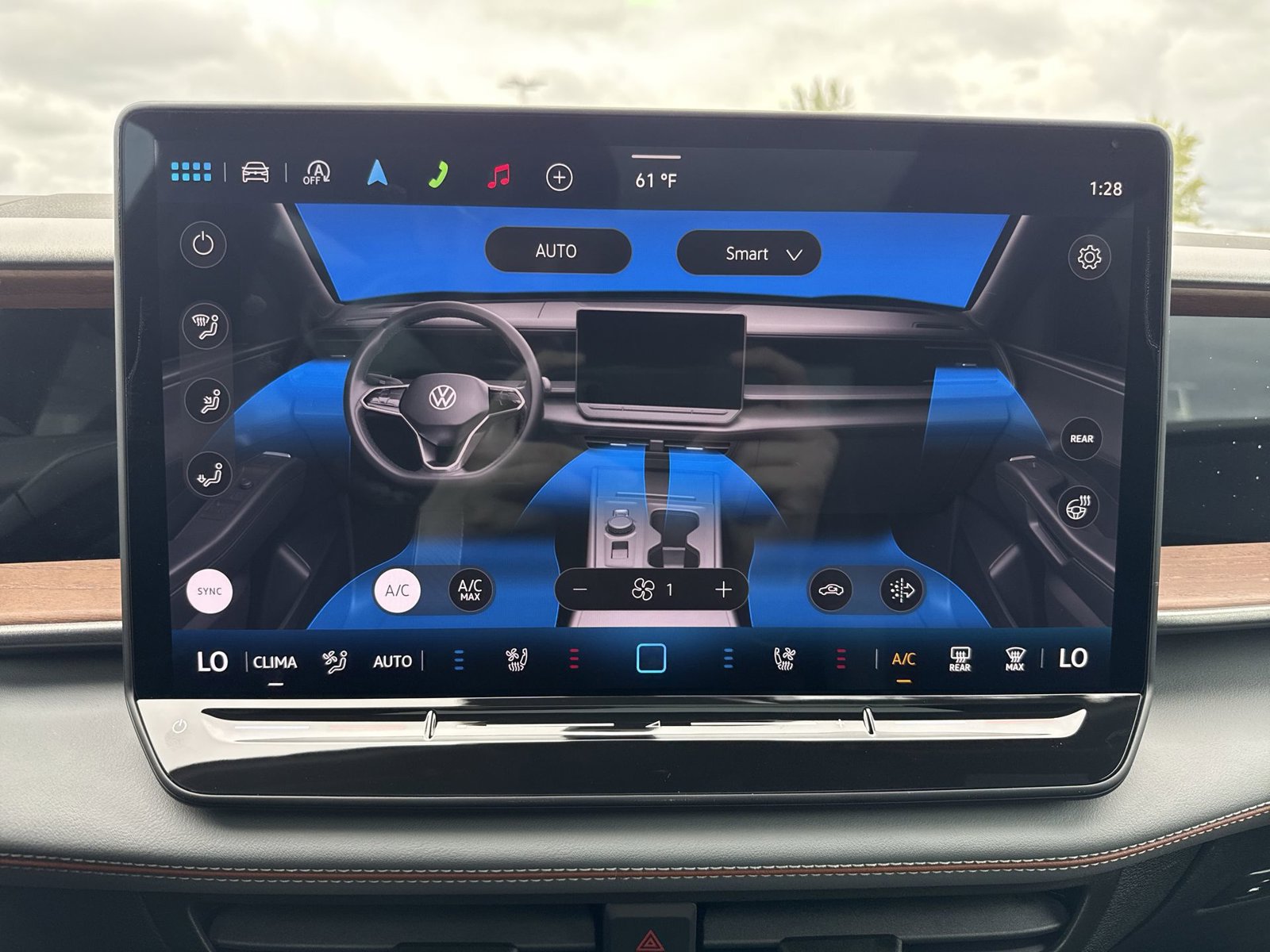New 2027 Volkswagen Atlas SEL Premium R-Line AWD/4WD image 18