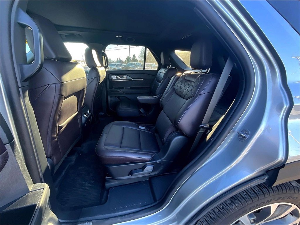 Used 2025 Ford Explorer Platinum w/ Ultimate Package image 15