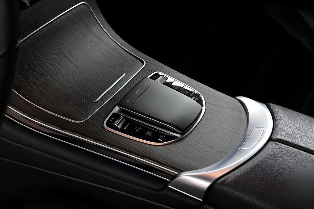 Used 2022 Mercedes-Benz GLC 300 4MATIC image 47
