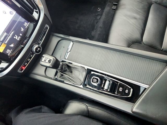 Used 2019 Volvo S60 T6 Momentum w/ Multimedia Package image 22
