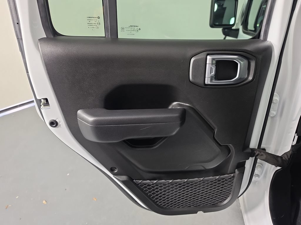 Used 2024 Jeep Wrangler Unlimited Sport AWD/4WD image 31