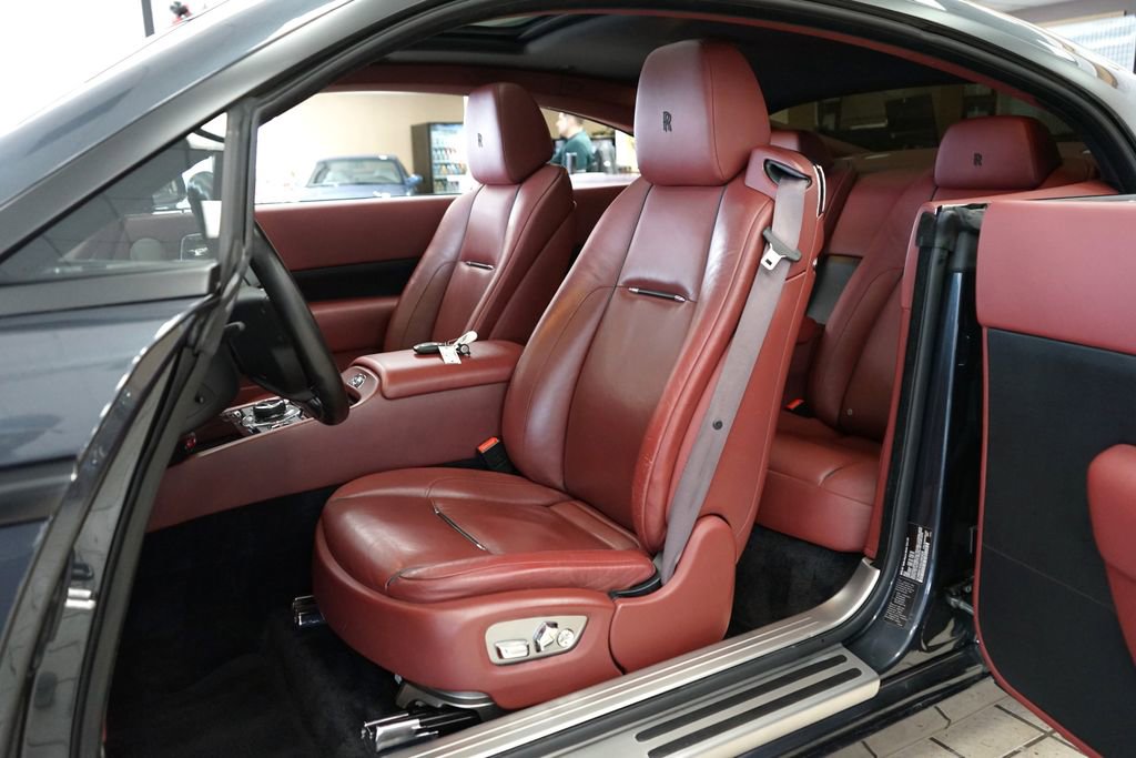 Used 2016 Rolls-Royce Wraith image 3
