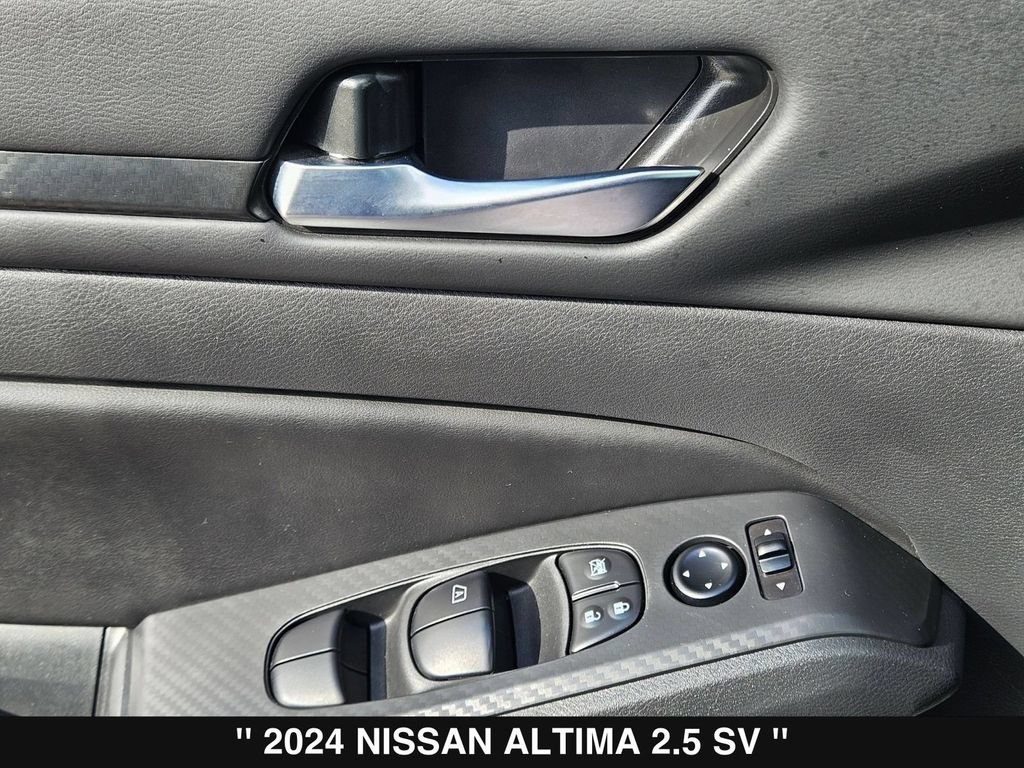 Used 2024 Nissan Altima 2.5 SV FWD image 15