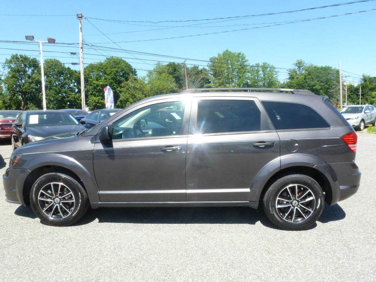 Used 2018 Dodge Journey SE w/ Connectivity Group FWD image 9