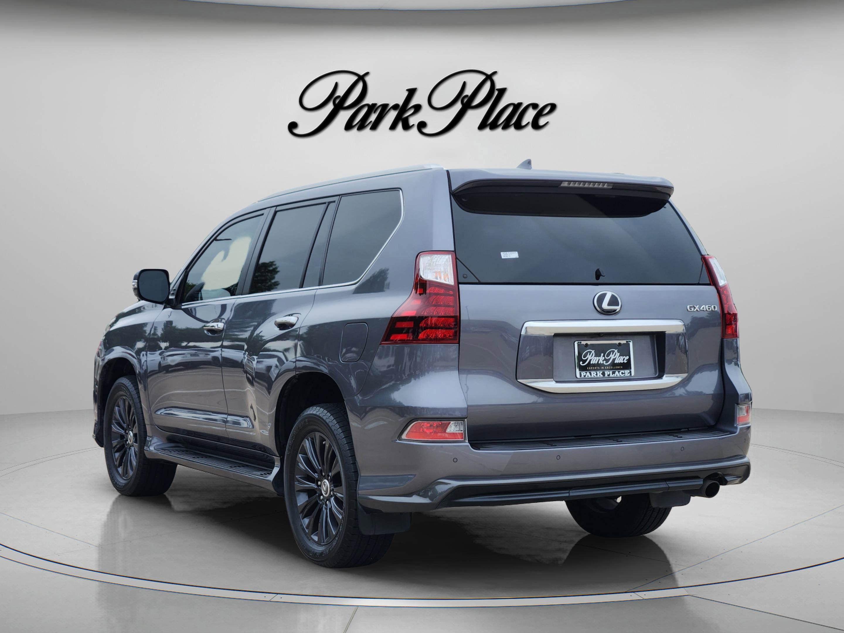 Used 2022 Lexus GX 460 Luxury w/ Sport Design Package AWD/4WD image 3
