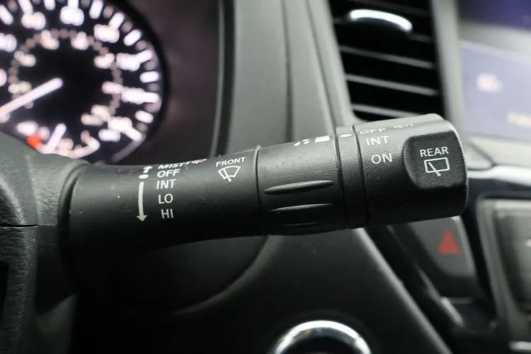 Used 2017 Nissan Pathfinder SV AWD/4WD image 24