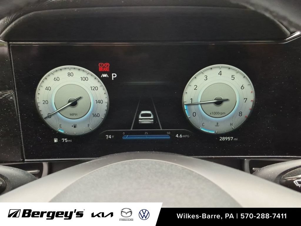 Used 2022 Hyundai Elantra Limited FWD image 16