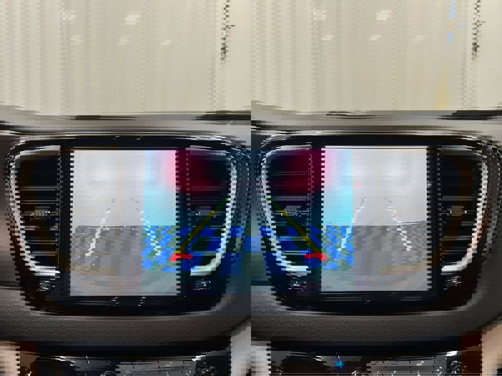 Used 2024 Chrysler Pacifica Touring-L image 26