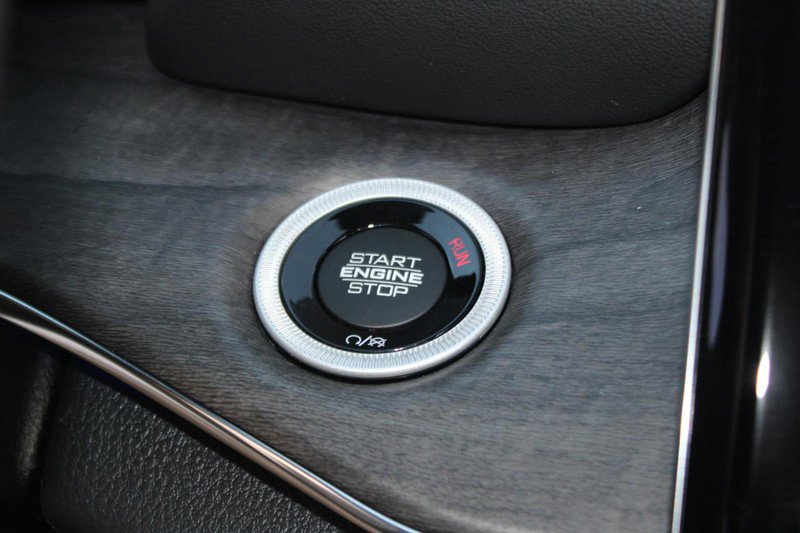 New 2023 Jeep Grand Cherokee Overland w/ Luxury Tech Group IV image 24