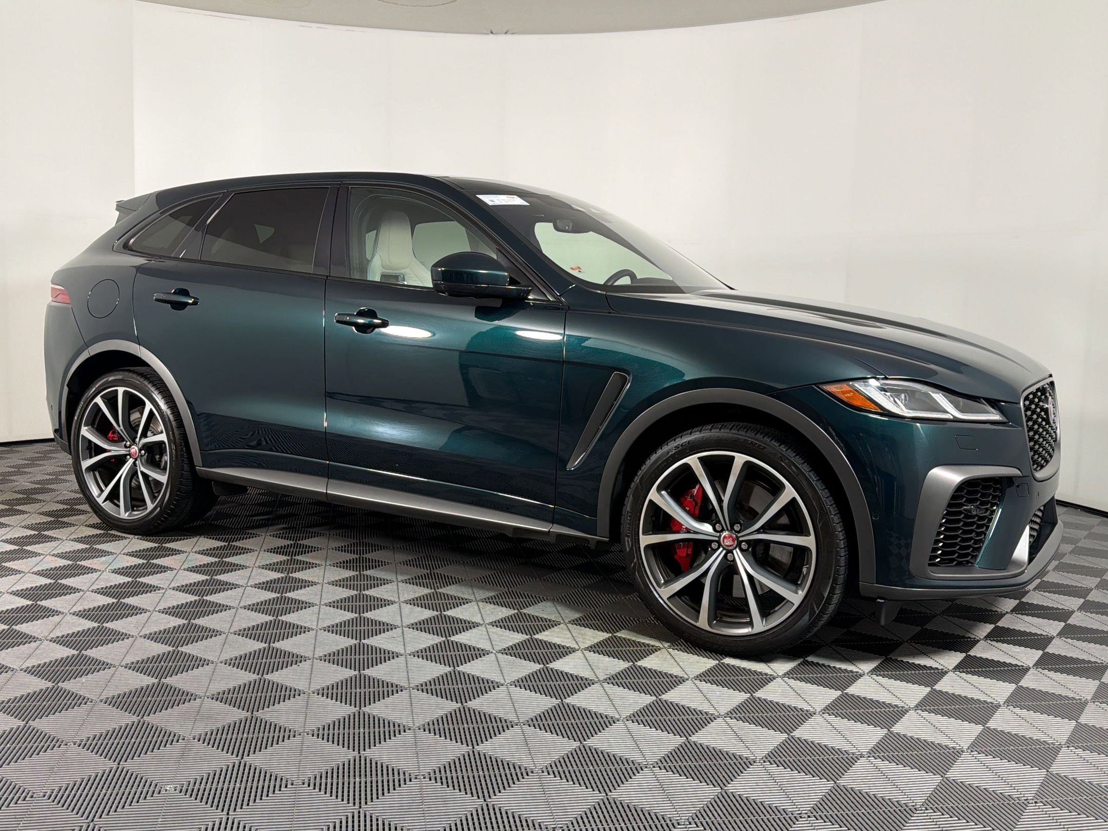 Used 2021 Jaguar F-PACE SVR AWD/4WD image 6