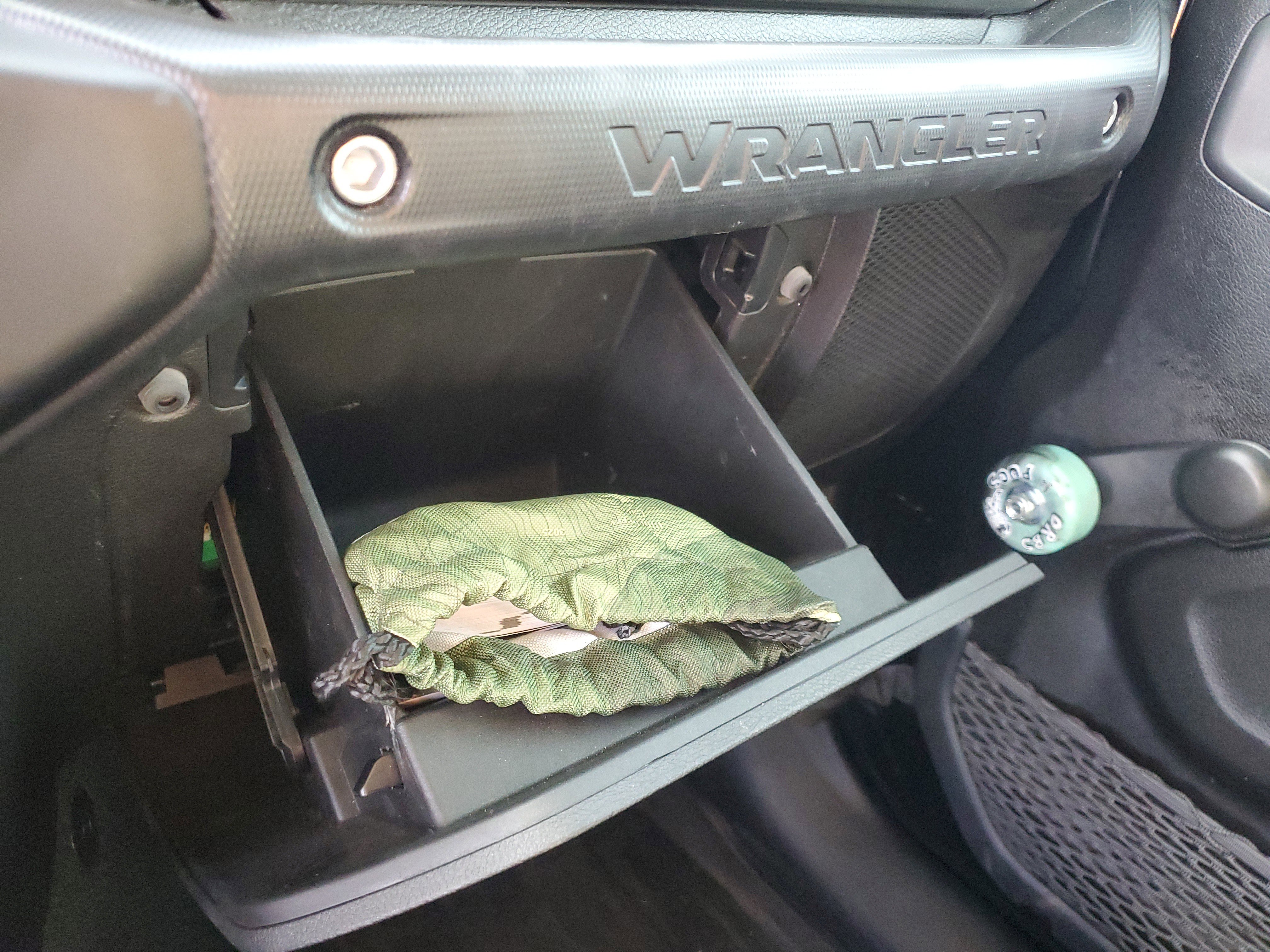 Used 2023 Jeep Wrangler Sport image 29