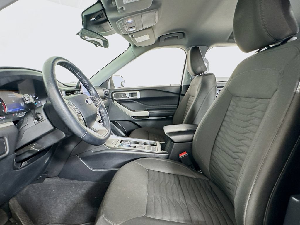 Used 2021 Ford Explorer XLT RWD image 9