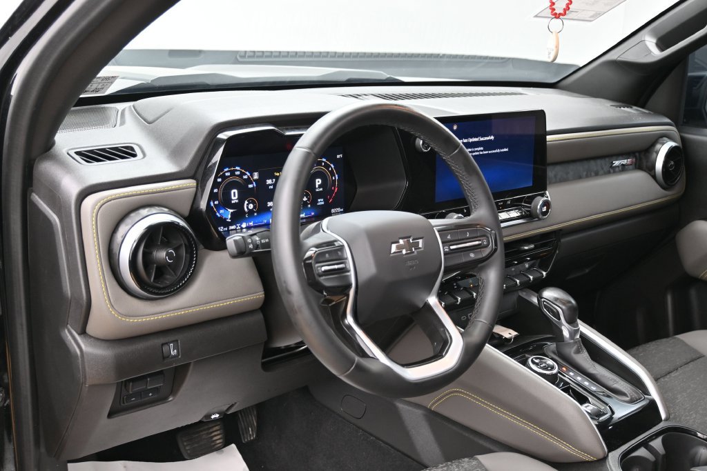 Used 2024 Chevrolet Colorado ZR2 w/ Technology Package AWD/4WD image 19
