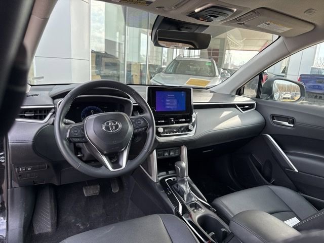 Used 2025 Toyota Corolla Cross XLE image 26