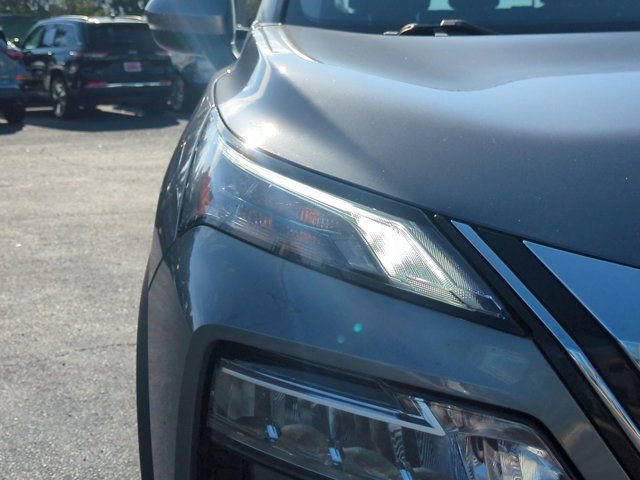 Used 2023 Nissan Rogue SV FWD image 11