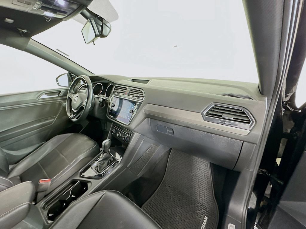 Used 2021 Volkswagen Tiguan SE R-Line image 28