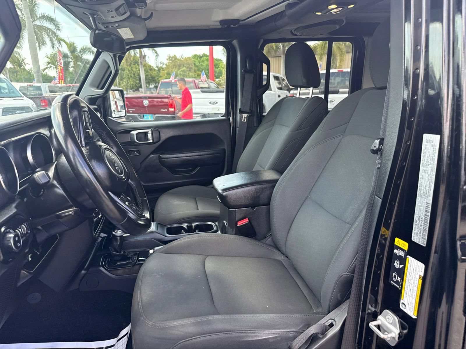 Used 2022 Jeep Gladiator Sport AWD/4WD image 9