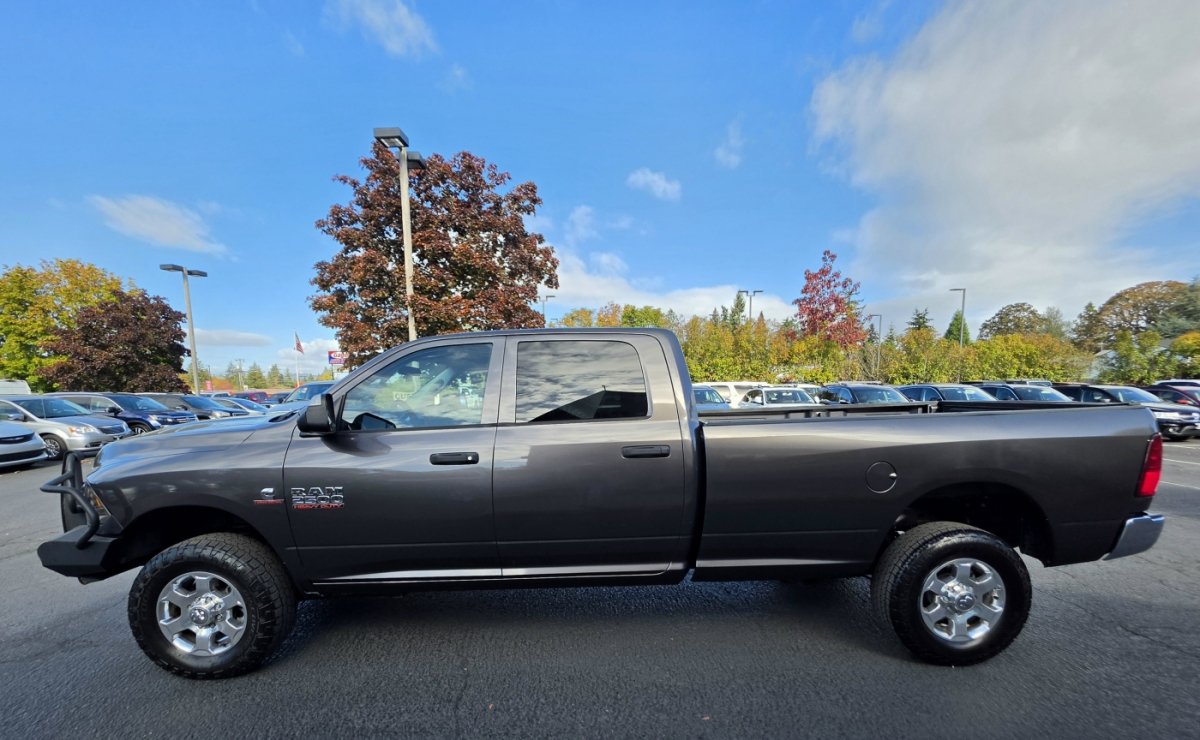 Used 2014 RAM 2500 Tradesman w/ Chrome Appearance Group AWD/4WD image 2