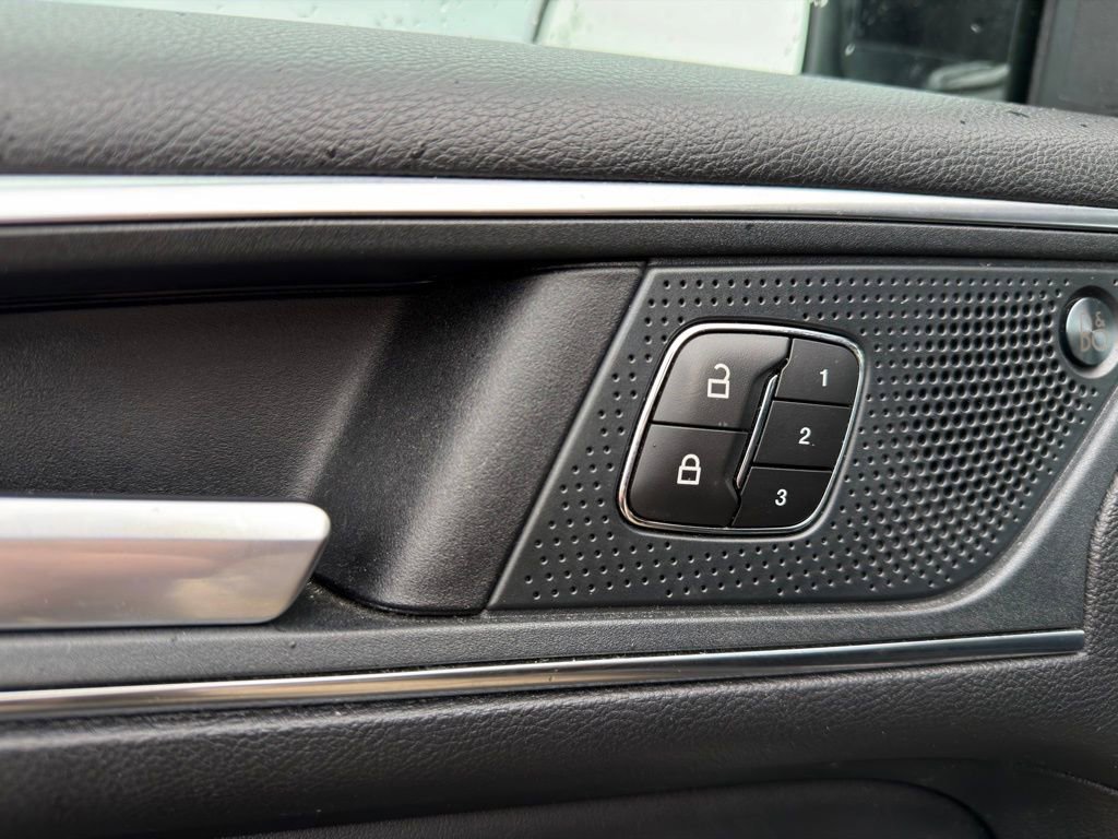 Used 2024 Ford Edge Titanium image 44