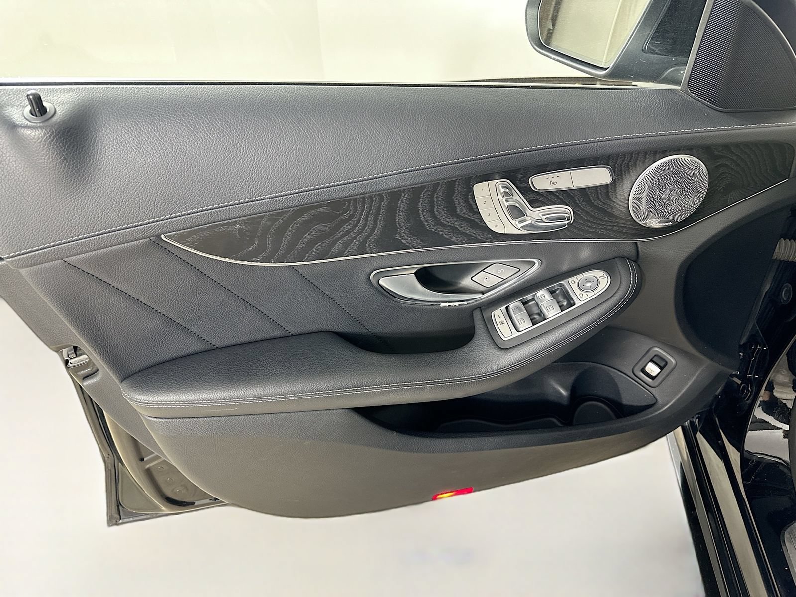 Used 2016 Mercedes-Benz C 300 4MATIC Sedan image 15