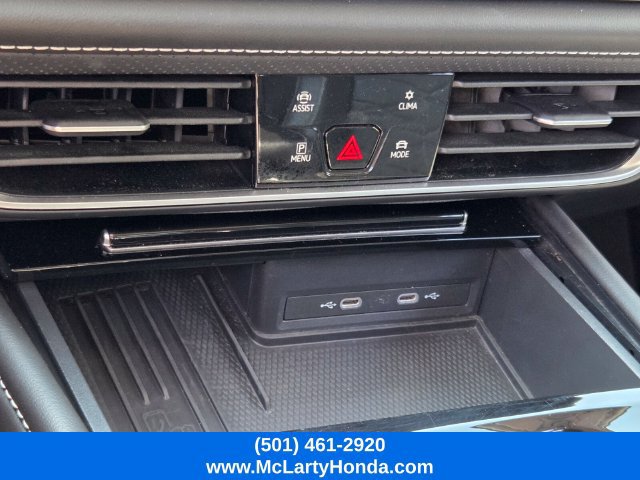 Used 2025 Volkswagen Atlas SE AWD/4WD image 24