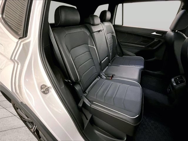 Used 2024 Volkswagen Tiguan SEL R-Line AWD/4WD image 26