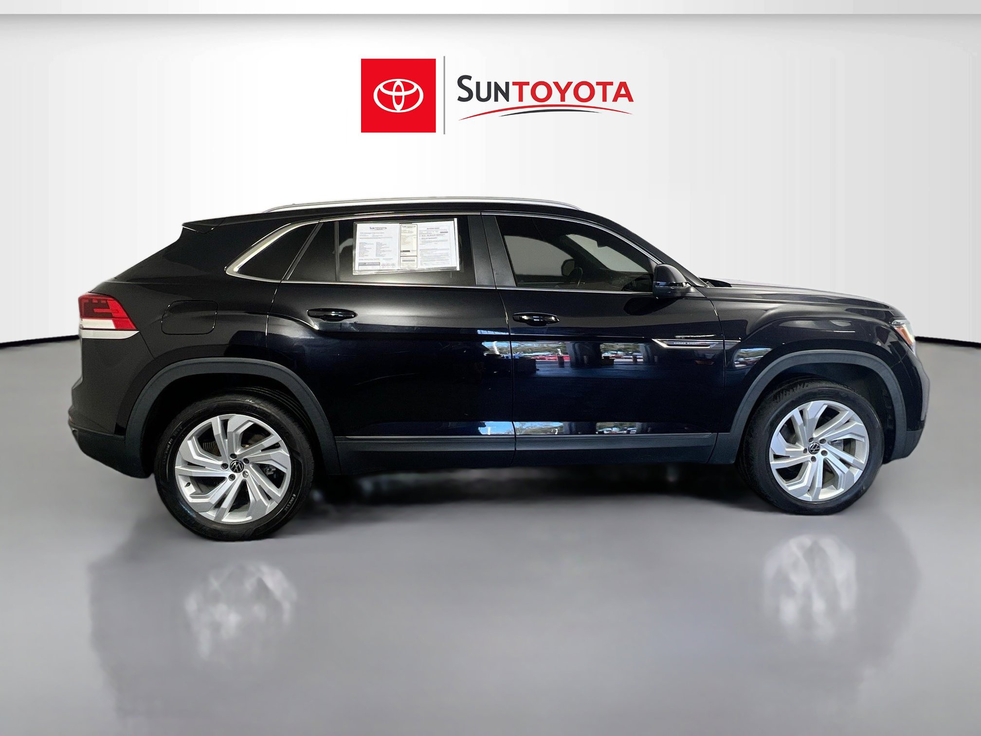 Used 2020 Volkswagen Atlas Cross Sport SEL image 2