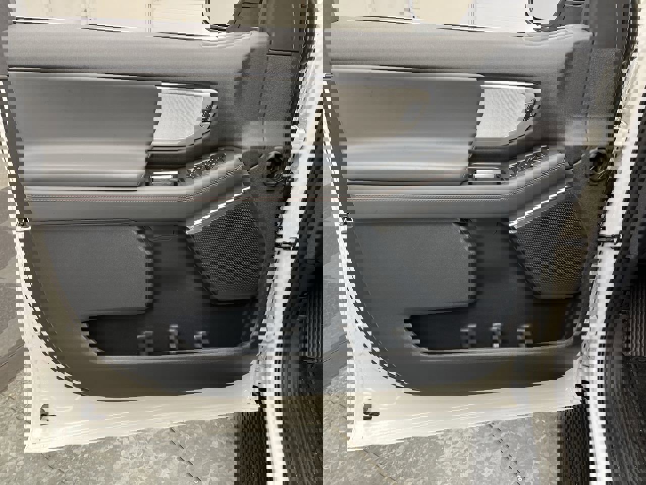 New 2025 Ford Expedition Max Active image 7