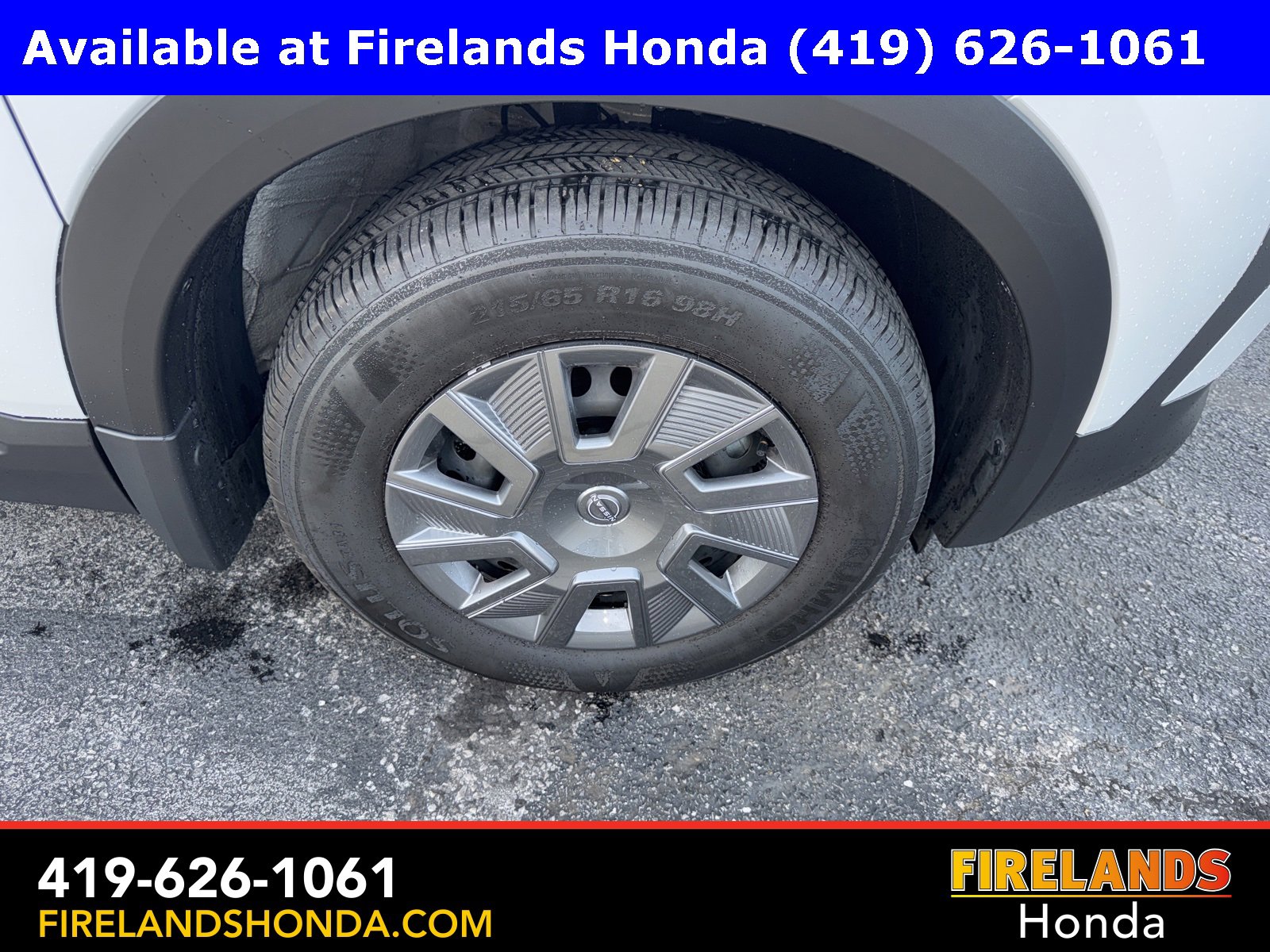 Used 2025 Nissan Kicks S image 32