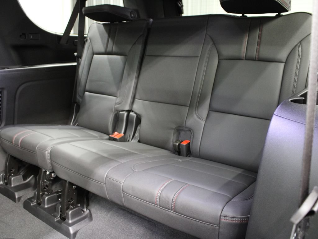 Used 2026 Chevrolet Suburban RST w/ Comfort Package AWD/4WD image 15