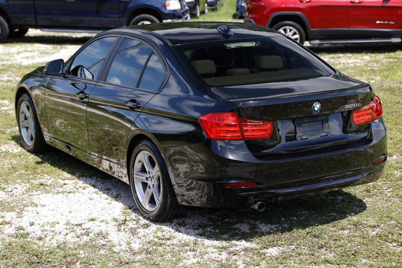 Used 2015 BMW 320i Sedan RWD image 5