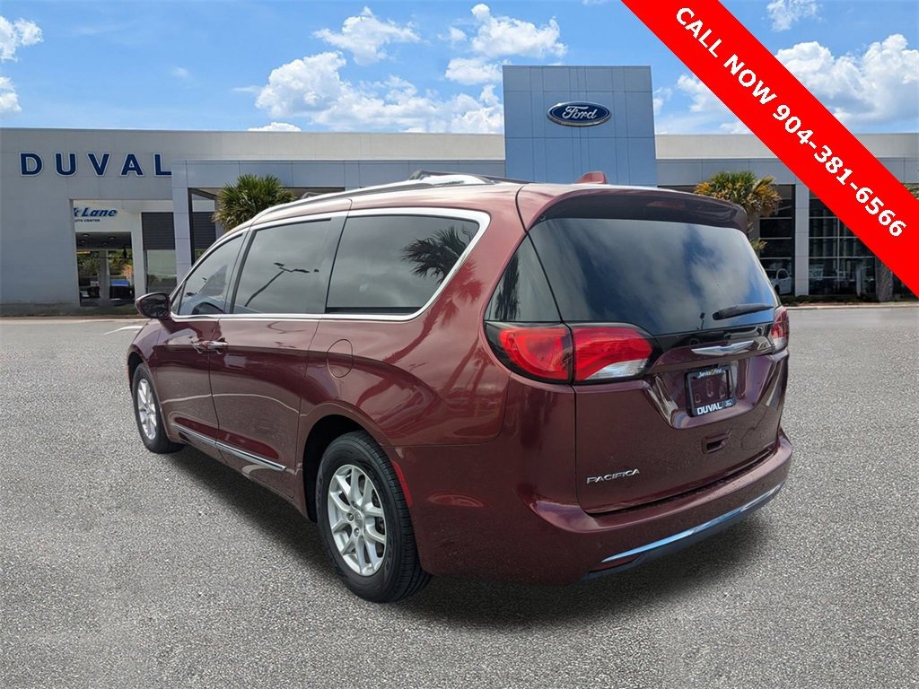 Used 2020 Chrysler Pacifica Touring-L image 6